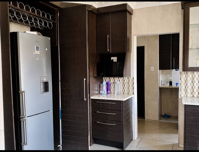 3 BEDROOM HOUSE FOR SALE IN VANDERBIJLPARK SE 6